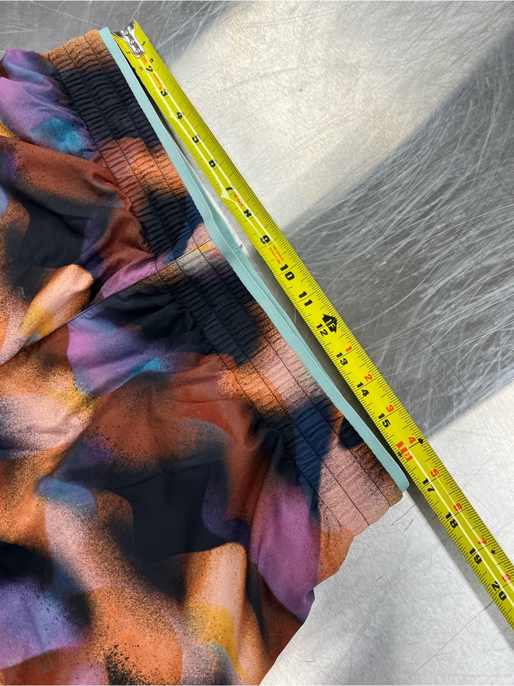 Fabletics Women’s Multicolor Abstract Print Running Shorts Large - Picture 3 of 11